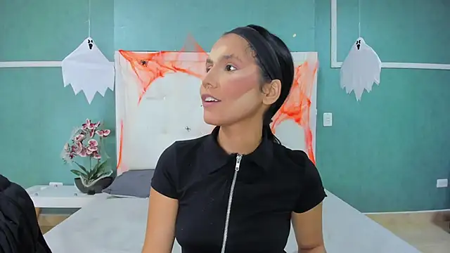 ania gomez online show from October 18, 10:11 pm