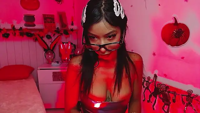 LeilaEbony online show from October 20, 2:09 pm