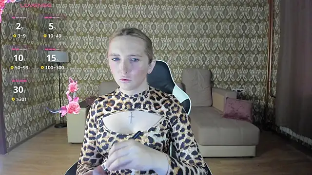 Vi Luxy online show from May 13, 1:22 am
