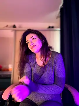 ScarletBloom  online show from October 3, 12:43 pm