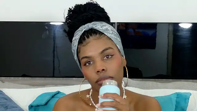 BeckySalas online show from November 5, 8:14 pm