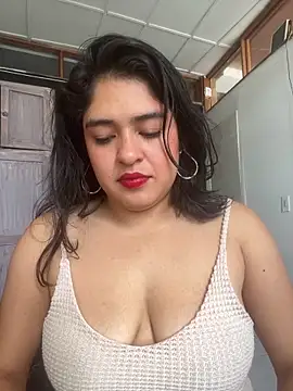 EmilyNoir1 online show from May 20, 7:00 pm