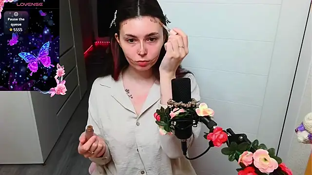 peachyness online show from April 3, 4:38 pm