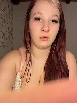 SweetTeenGirl online show from April 16, 8:08 pm