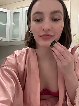 ZariaFlame online show from February 13, 9:05 pm