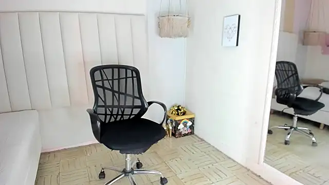 veronica b07 online show from October 3, 4:23 pm