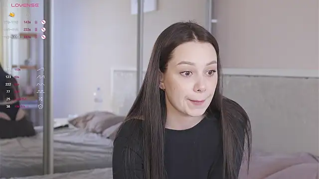 chillgirll online show from April 11, 5:35 am