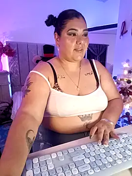 AndreaKinky online show from December 3, 8:17 am