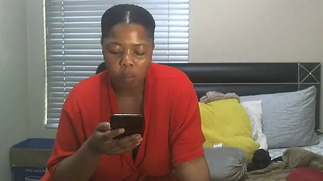 SweetBerryBliss online show from September 18, 2:04 pm