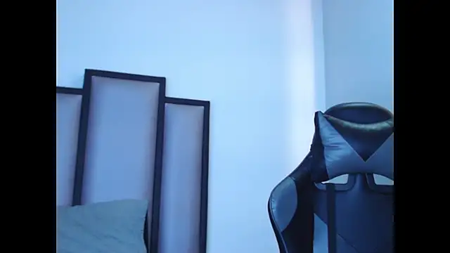 Quee Sophine online show from January 8, 8:02 pm