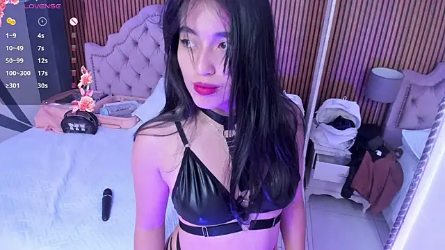 Snapshot of Starbutterflyy_ chatting on October 9, 4:16 am Starbutterflyy online show from October 9, 4:16 am