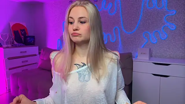 Sofia Kenwood online show from October 15, 3:20 am