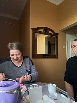 ReginaAndGordon online show from December 19, 1:36 pm