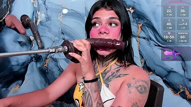 Emily Evo online show from November 6, 9:32 pm