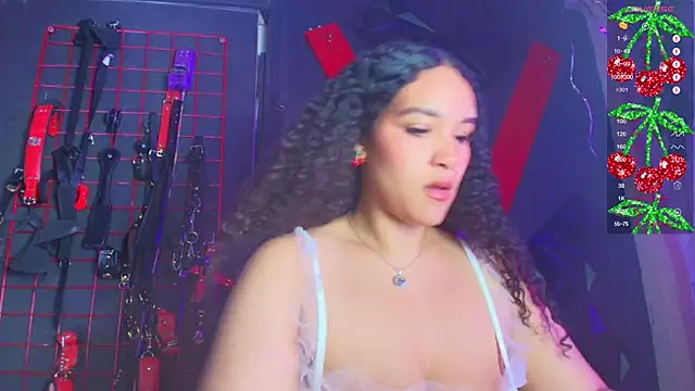 ivonne diaz1 online show from February 4, 8:23 pm