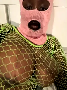 Snapshot of bustyblackebony chatting on October 19, 6:54 pm bustyblackebony online show from October 19, 6:54 pm