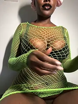 Snapshot of bustyblackebony chatting on September 11, 8:31 pm bustyblackebony online show from September 11, 8:31 pm