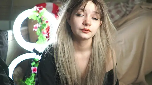 Snapshot of nikoli_naw chatting on September 12, 4:24 am nikoli naw online show from September 12, 4:24 am