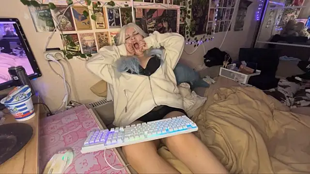 Snapshot of nikoli_naw chatting on October 11, 10:01 pm nikoli naw online show from October 11, 10:01 pm