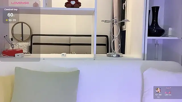 LunaDeVaal online show from April 22, 12:02 pm