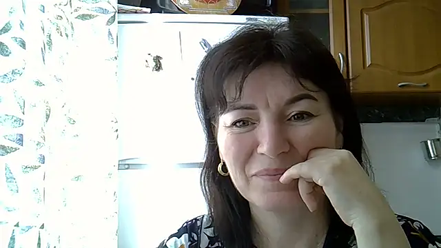 Krystal 82 online show from April 5, 8:02 am