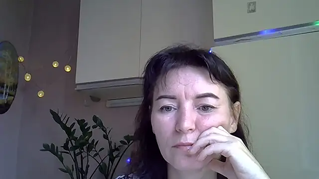 Snapshot of Krystal_82 chatting on October 22, 8:52 am Krystal 82 online show from October 22, 8:52 am
