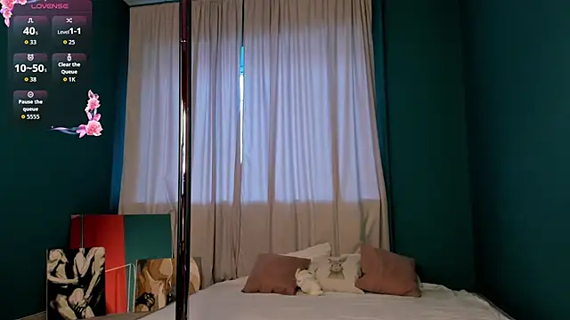 Lillie Miller online show from February 19, 3:39 am