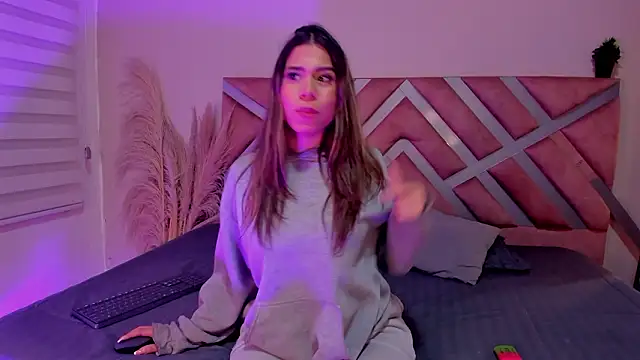 Rachell criss online show from March 31, 4:12 am