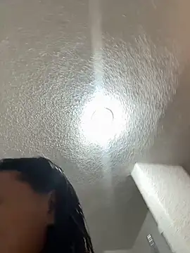 Snapshot of Nia_Desire chatting on September 27, 7:26 am Nia Desire online show from September 27, 7:26 am