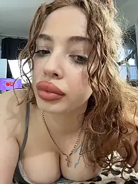 Hannah xBaby online show from March 22, 2:56 pm