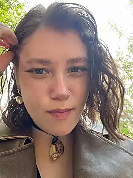 lucy-joy online show from September 17, 9:18 am