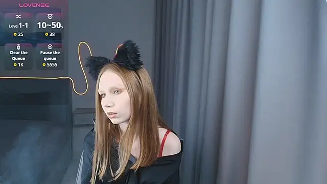 FoxyMira online show from September 23, 1:31 pm