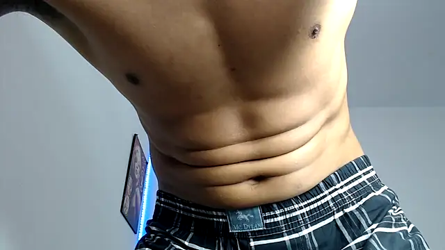 Snapshot of IsaXander743 chatting on October 17, 2:04 am IsaXander743 online show from October 17, 2:04 am