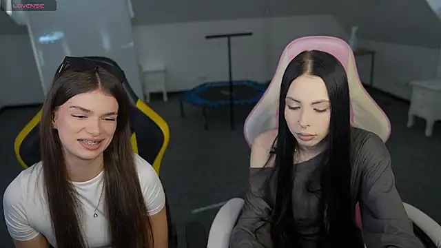 VivianSweet  online show from March 4, 11:39 am