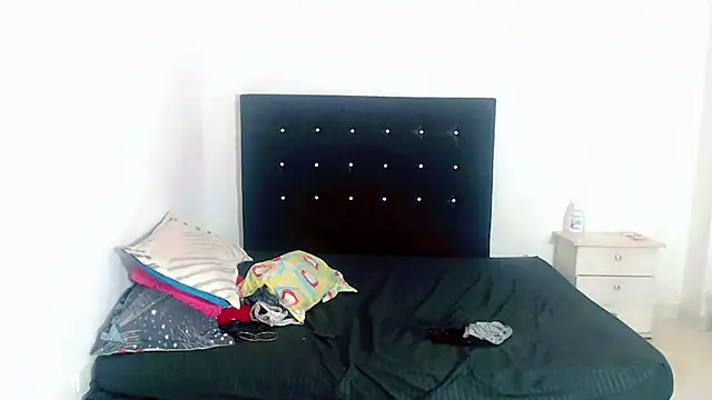 samanthaa hot  online show from February 1, 1:48 am