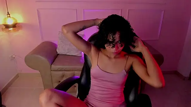 aitana kahlo online show from January 6, 7:39 pm