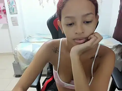 Snapshot of Liana_hot12 chatting on October 21, 2:10 pm Liana hot12 online show from October 21, 2:10 pm