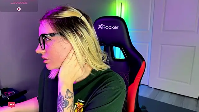 Charlies world online show from December 14, 10:26 pm