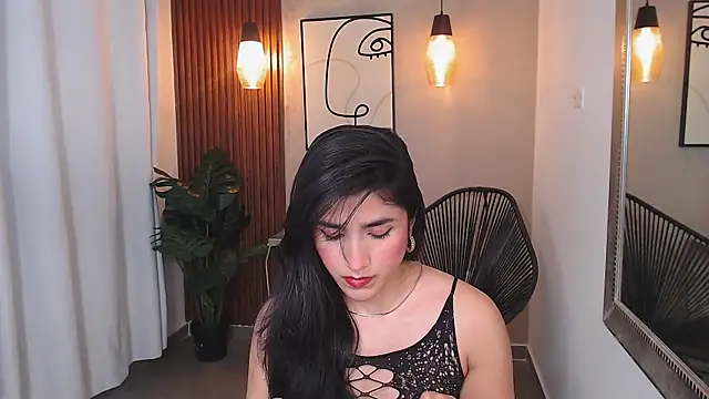 Lia Mar  online show from February 6, 6:55 pm