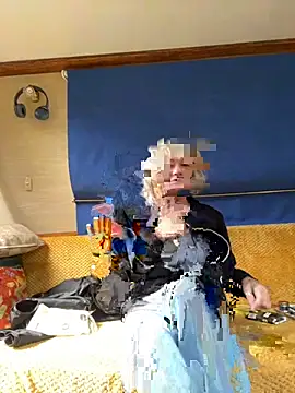 Snapshot of ladyboatlady chatting on September 10, 11:32 am ladyboatlady online show from September 10, 11:32 am