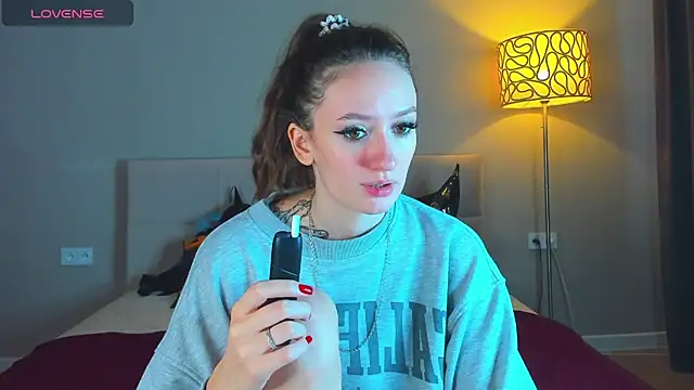 cutienaughtygirl online show from November 9, 9:05 am