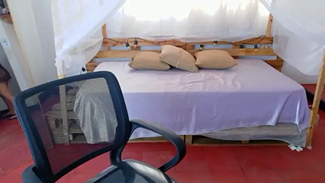 loreaniss online show from February 24, 7:34 pm