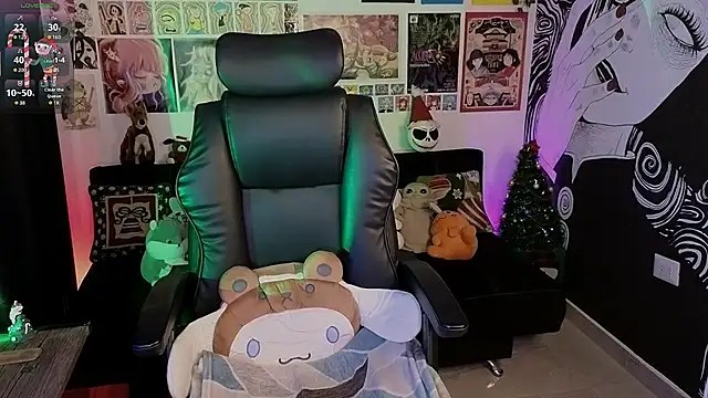 Yuhwan  online show from December 16, 9:31 pm