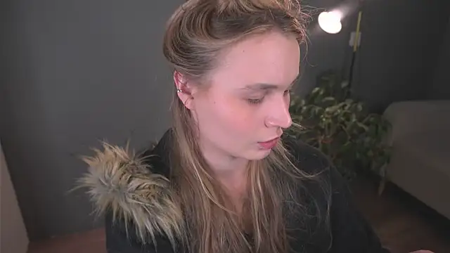 lisa schiele online show from January 5, 8:12 pm