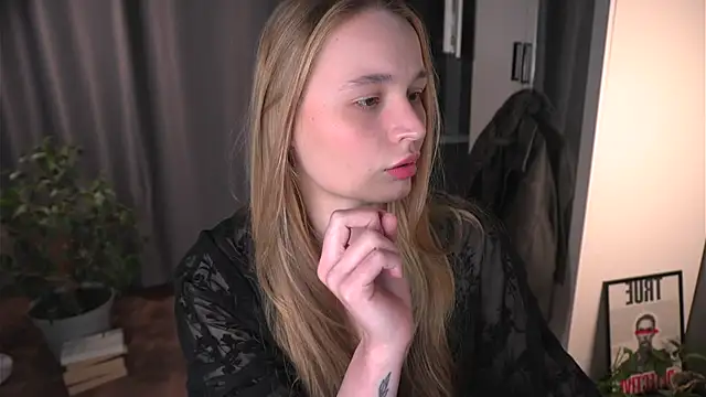 lisa schiele online show from November 8, 8:36 pm