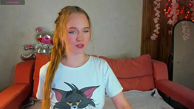 Casey Sweeet online show from March 21, 2:11 pm