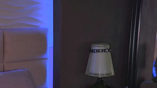 AriWild online show from April 11, 4:40 am