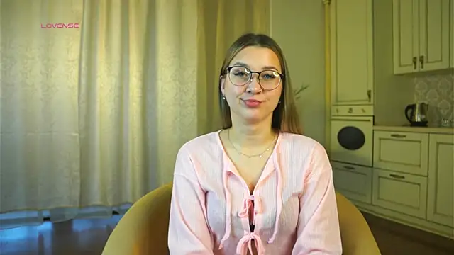 DarelleFaux online show from October 24, 3:13 am