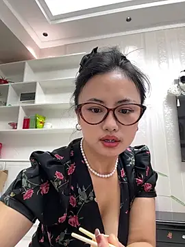 Snapshot of wen521 chatting on October 18, 7:33 am wen521 online show from October 18, 7:33 am