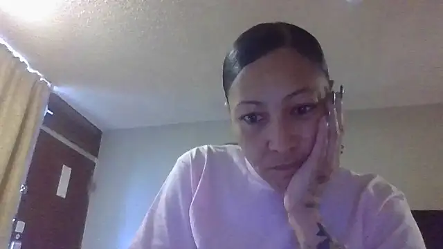 Flossee online show from March 22, 10:05 pm